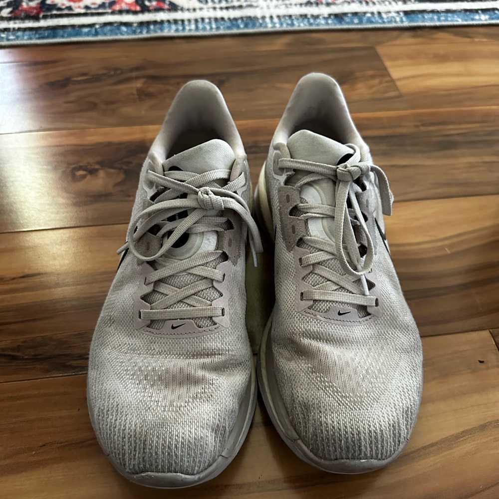Nike Vomero Pink and White Athletic Shoes with Cushioned Midsole